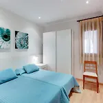 Appartement In With Beachfront View *
