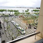 In With Beachfront View * Roses