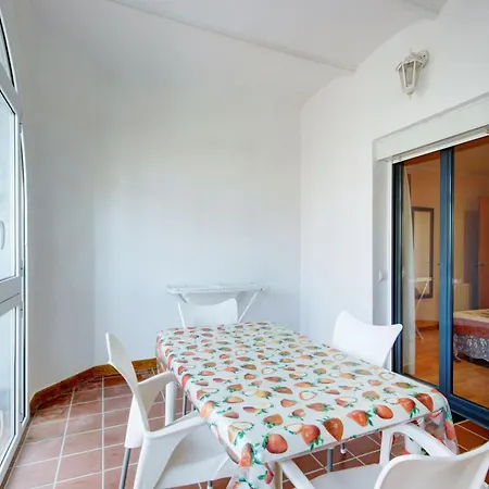 In With Beachfront View Apartment