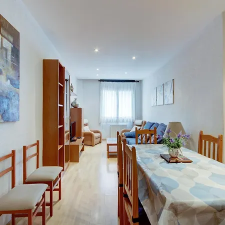 Apartment In With Beachfront View *